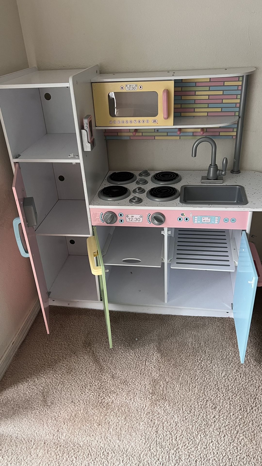 KidKraft Wooden Kitchen 