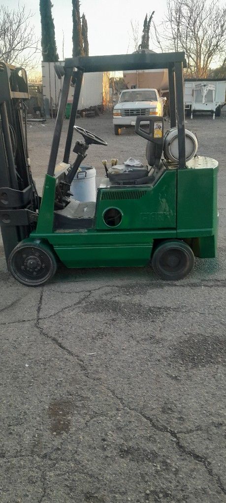 Clark 3,000 Lbs Lift