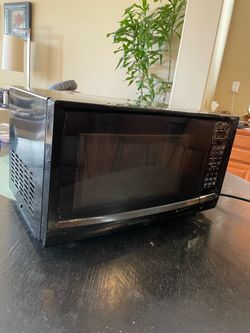Used 700 watt Insignia microwave