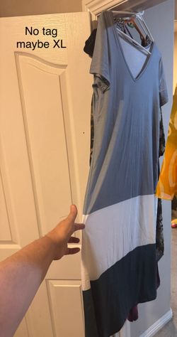 $6 Possibly an XL dress, no tag, but looks comfy!