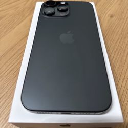 Apple iPhone 16 Pro (256 Gb)-Black