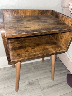 Bedside table (x2)