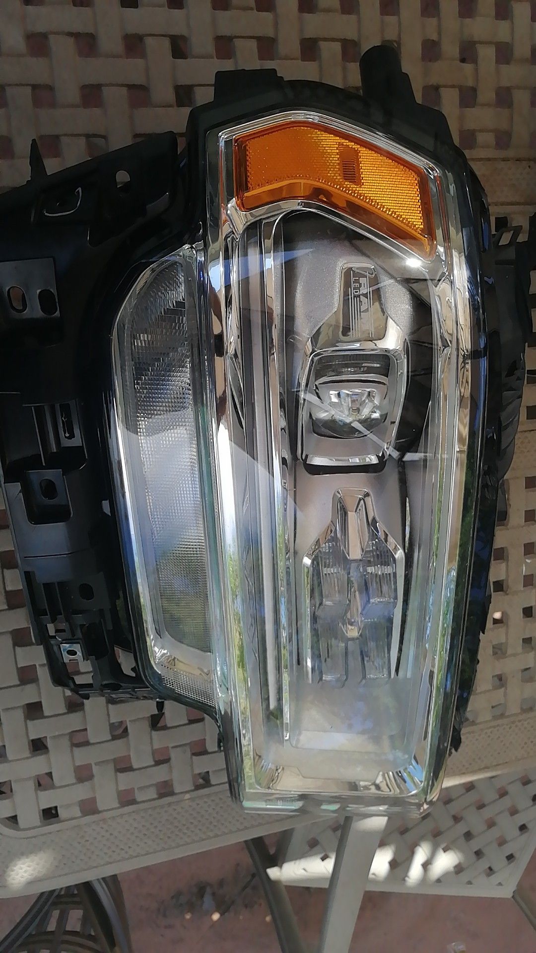 20192020 Dodge ram 2500 and 3500 headlight full LED passenger side