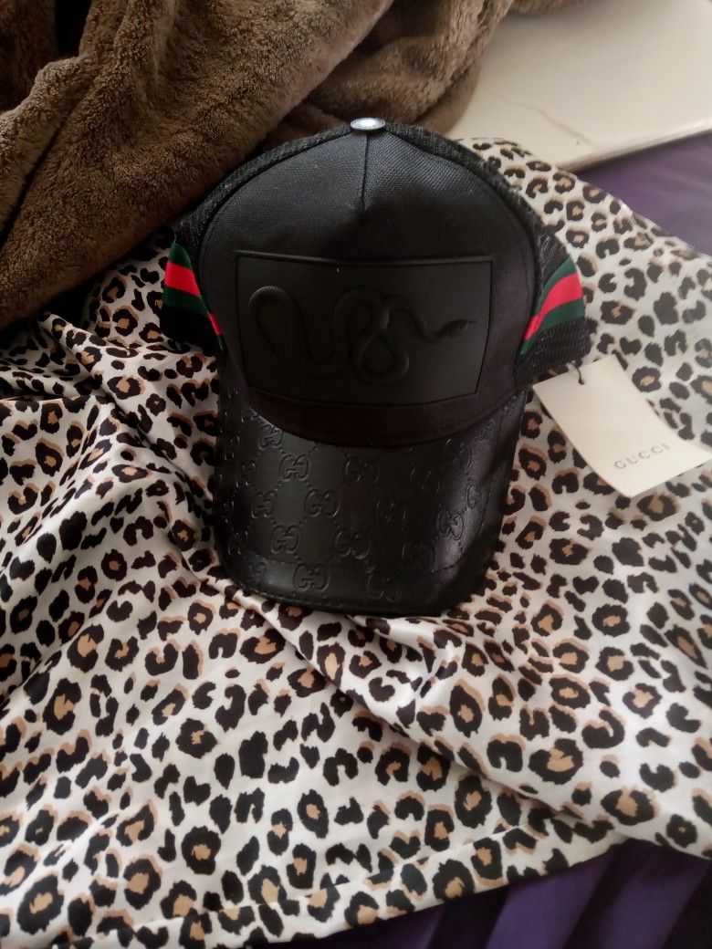 Gucci Snakes Hat Black Gucci Monogram Bill