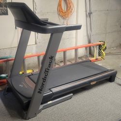 NordicTrack A2550 Treadmill 