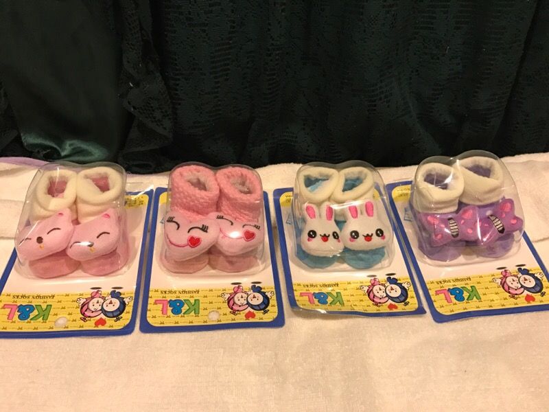 Adorable baby socks 0-9 months