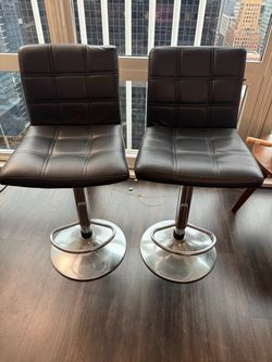 Bar stool swivel