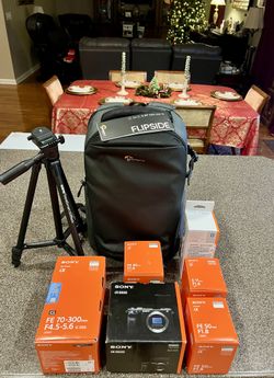 NIB SONY a6600 MIRRORLESS CAMERA/ LENSES PHOTOGRAPHER BUNDLE