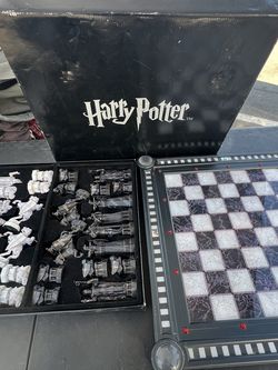 Harry Potter Noble Collection The Final Challenge Chess Set