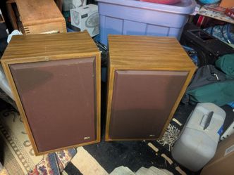 Fisher speakers