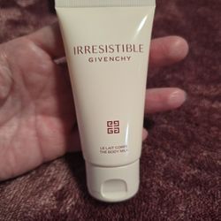 Free IRRESISTIBLE  THE BODY MILK  READ PLEASE 