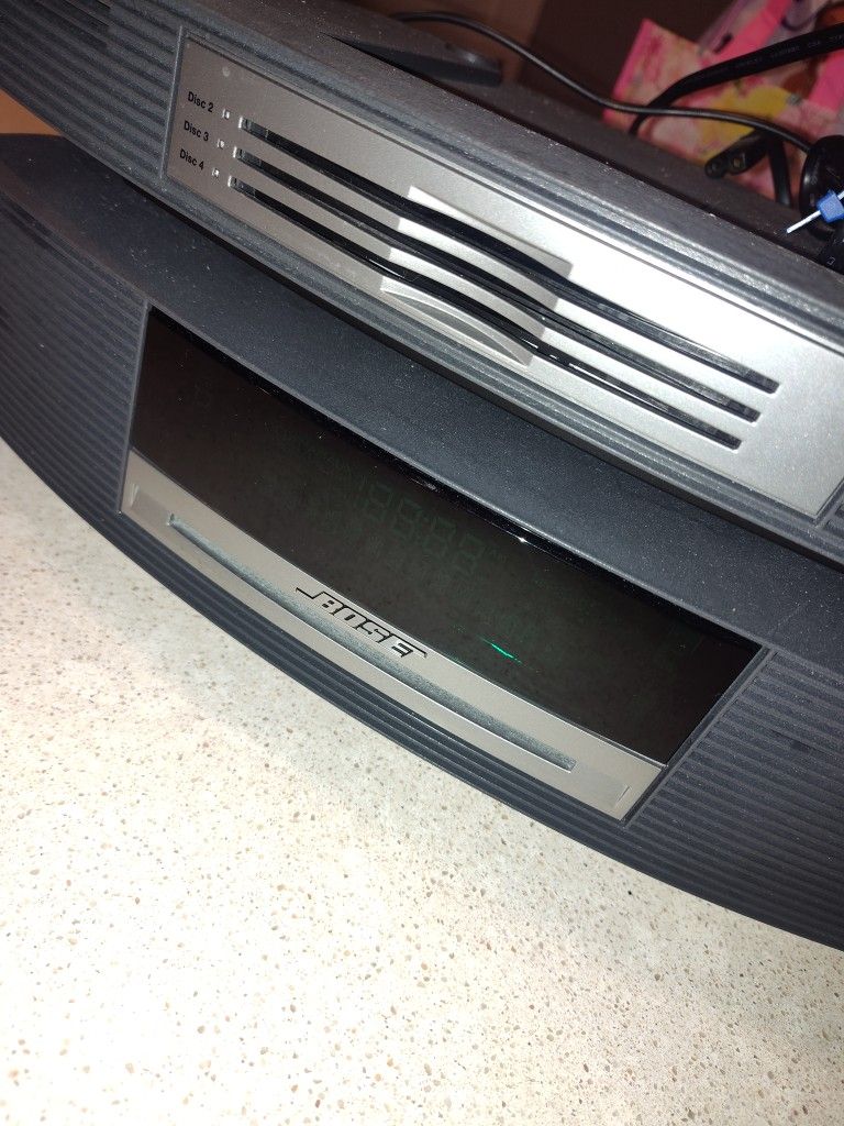 BOSE CD CHANGER UNIT AND SPEAKER SURRROUND SOUND