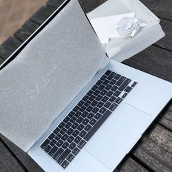 MacBook Air M4 Chip 16GB /256GB SSD - Sky Blue 