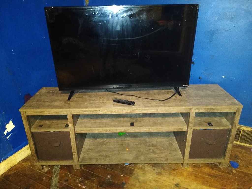 Tv stand 60in