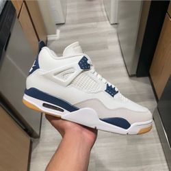 Jordan 4 SB Navy Size 9.5 New