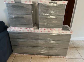 Dresser and 2 nightstands - Cómoda y 2 mesitas de noche