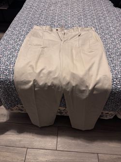 Cambridge pleated khaki trousers 34/32