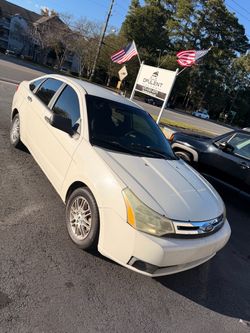 Ford Focus Sedan White