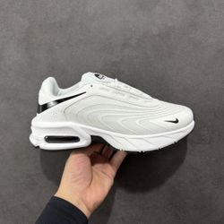 Nike Air Maxes Running Shoes 