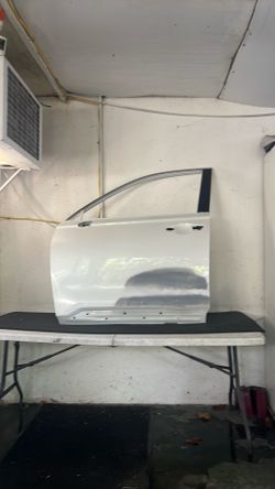 2023-2024-2025 Honda CR-V Left Driver Side Front Door Oem