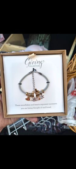 Giving Collection Snowflake & Heart Charm Bracelet