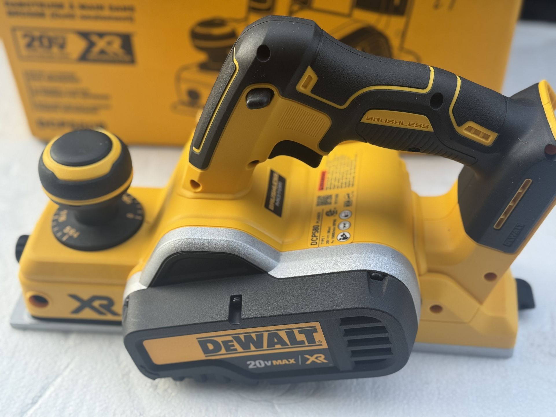 Dewalt DEWALT XR 3.25-in W 20-volt max Handheld Planer Tool only 