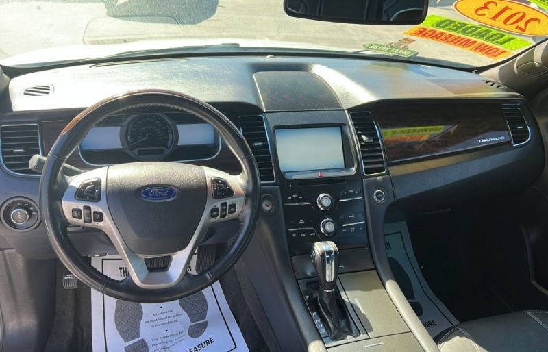 2013 Ford Taurus