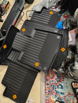 R1S All-Weather Floor Mats