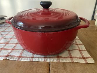 Lodge 6 Quart Dutch Oven