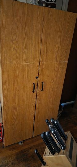 Storage cabinet