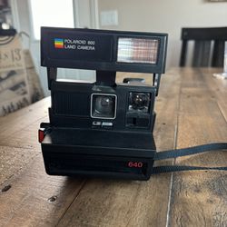 Polaroid 600 Land Camera 