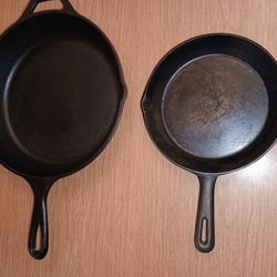  Collectors Vintage  Lodge Skillet Corning Ware Bowls Pyrex bowls