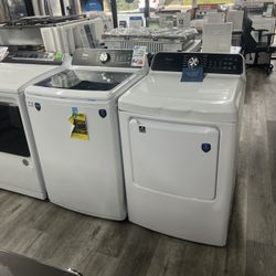 Midea - 4.5 Cu Ft Smart Top Load Washer & Gas Dryer Laundry Pair In White 