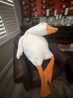 Stuffed animal (goose)