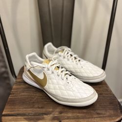 New Nike Lunar LegendX 7 Ronaldinho Pro 10R IC Soccer Shoe (AQ2211-171)Size Men’s 6.5  / Women’s 8   