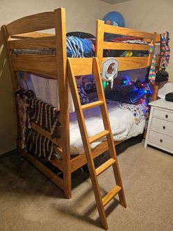 Bunkbed w/Mattresses
