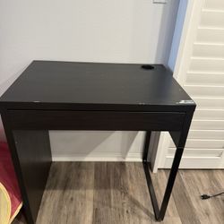 Small Desk With Drawer
