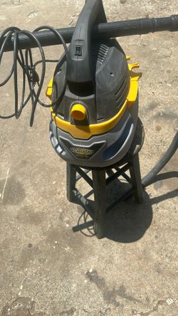 Stinger Wet Dry Vacuum