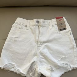 Levi’s High Waisted Mom Shorts 