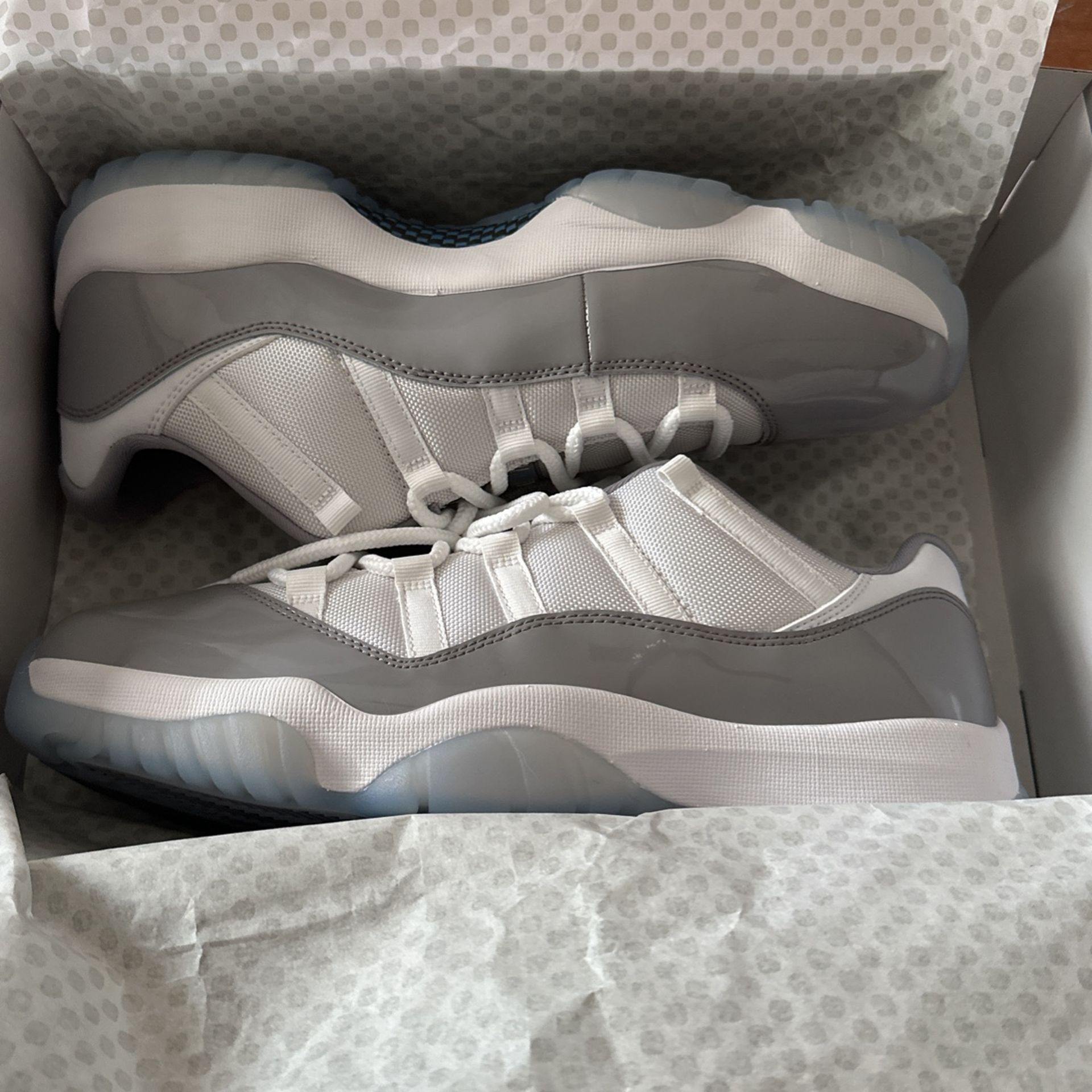 Air Jordan 11 Retro Low, 11.5 US