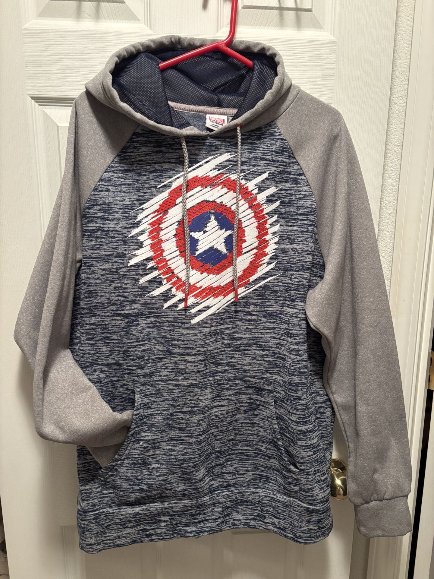 Men's Marvel Captain America Classic Shield Pull Over Hoodie