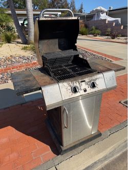 Grill Propane with new parts.