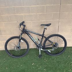 TREK 3700 3 Series 16”