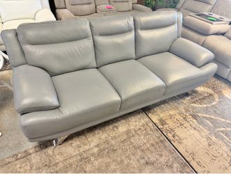 Like new leather couch