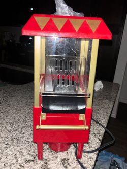 Retro Carnival Style Popcorn Maker