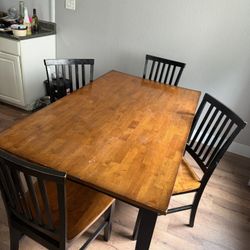 Table With 4 Chairs 