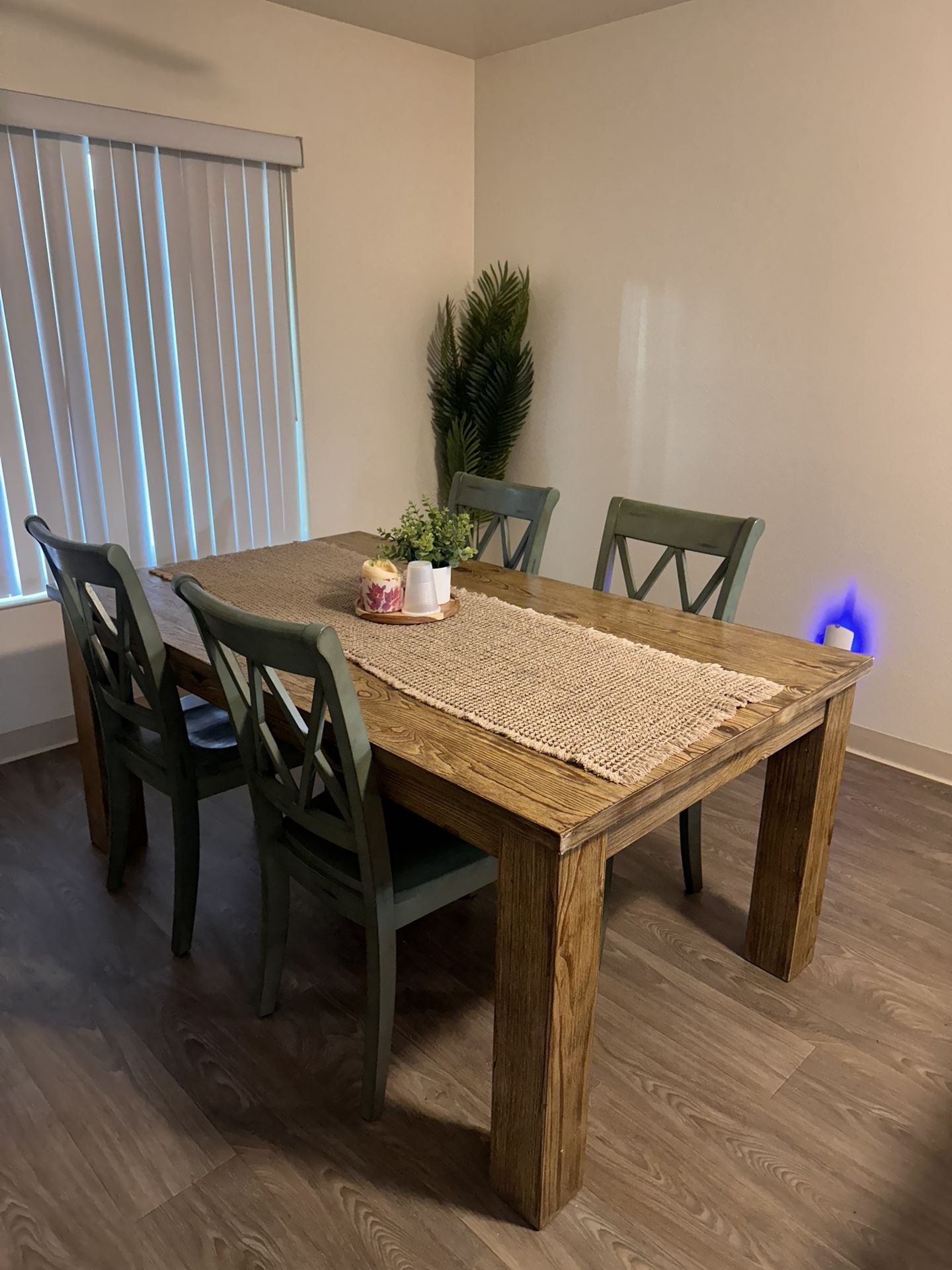 Dinning Table