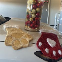 Esferas y Botas Navideñas De Mascotas