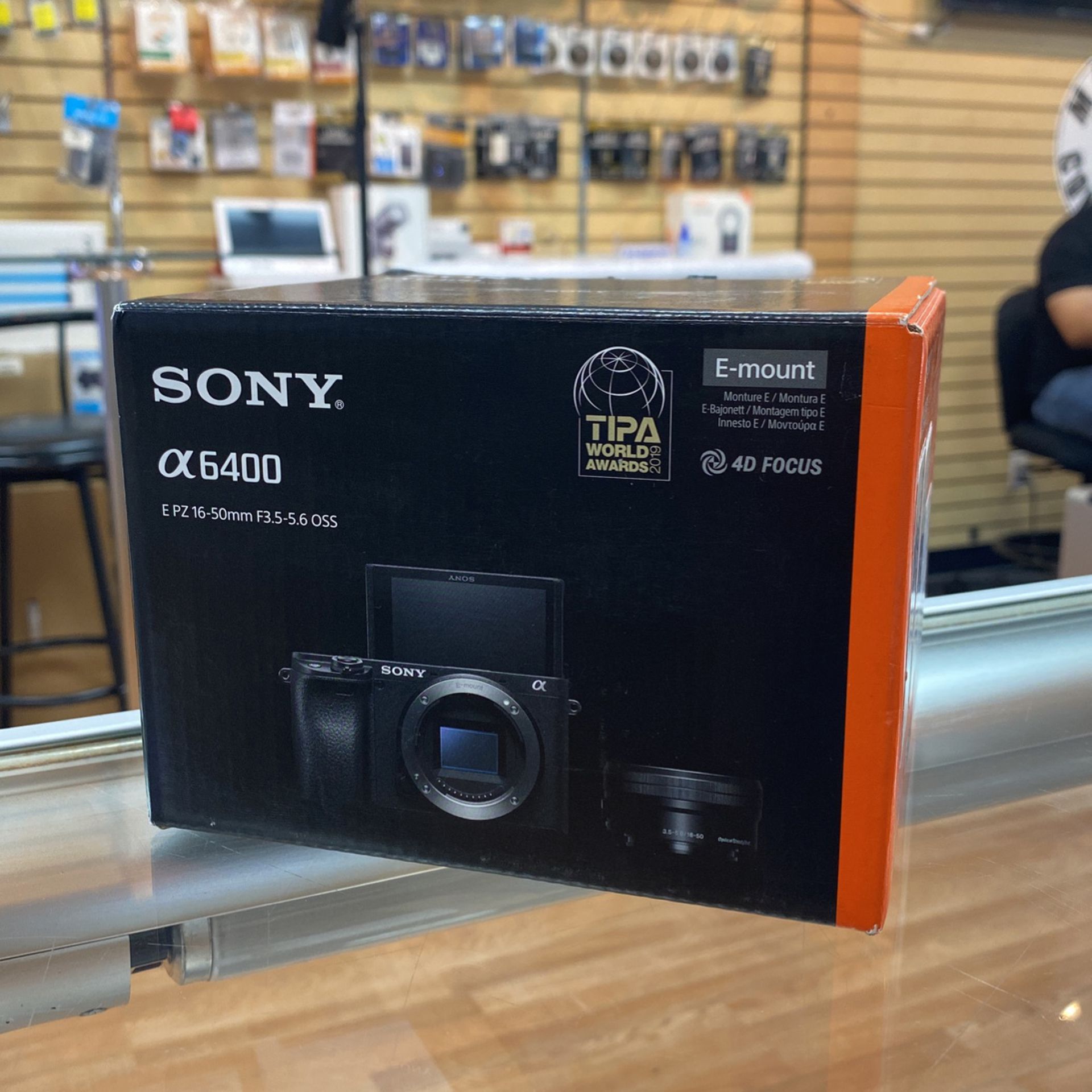 Sony A6400 With 16-50mm Lens 