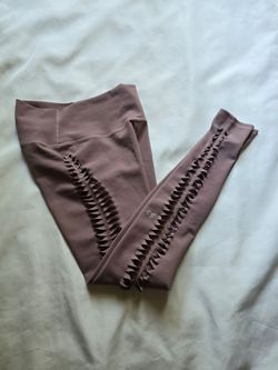Alo Yoga high-waist ankle leggings, cutout, size small